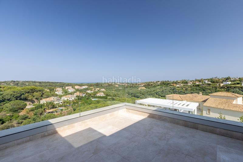 Foto 4e0986d5-d1d0-4435-b236-2bea4154f769. Haus mit heizung parking pool in Sotogrande alto Sotogrande