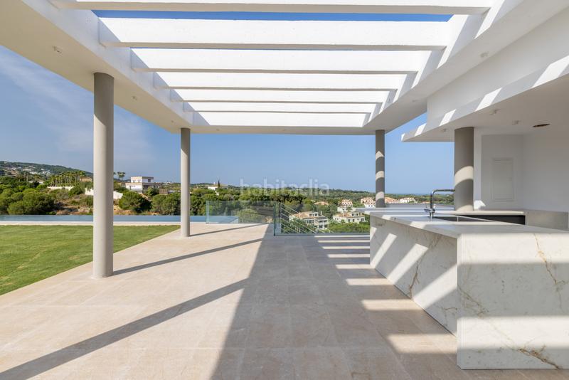 Foto 639d7c7b-3dd4-45c7-b3b8-71cd4b1fef57. Haus mit heizung parking pool in Sotogrande alto Sotogrande