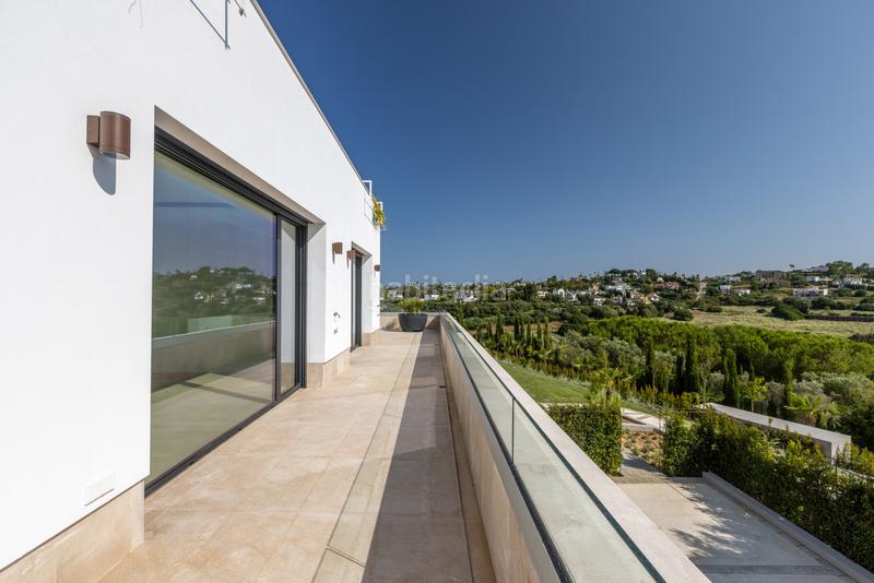 Foto baebba37-606c-422e-8891-379d29ccd7b2. Haus mit heizung parking pool in Sotogrande alto Sotogrande