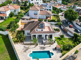 Xalet a San Enrique-Guadiaro-Pueblo Nuevo. Chalet independiente de 3 habitaciones con gran parcela y piscin