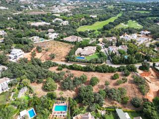 Terreny residencial a Sotogrande Alto. Parcela de 2.180 metros cuadrados en los altos de valderrama