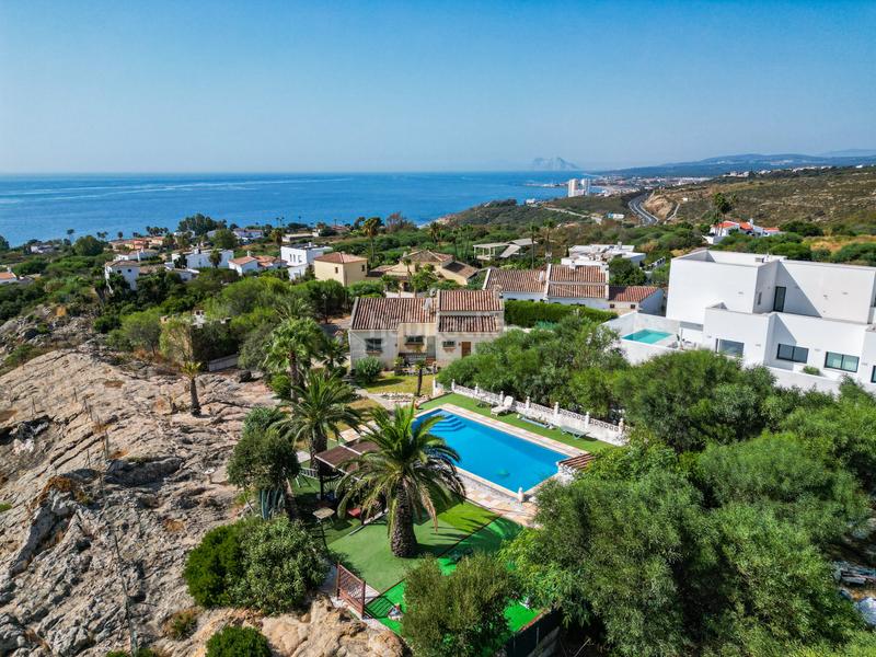 Foto ca2b79e5-9149-4b7c-9abd-36c1fddf7aa5. Casa amb aparcament piscina a Torreguadiaro-San Diego Sotogrande