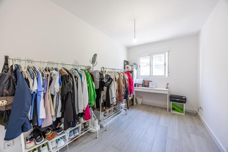 Foto 0fa2c8a1-c62f-4f07-b545-e1e8a8f35256. Apartamento  muy luminoso de 3 habitaciones, terraza, piscina comunitaria y pista de padel en La Alcaidesa
