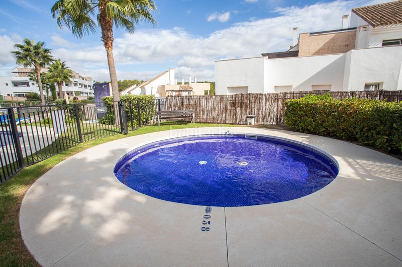 Foto c420509e-57f8-46c8-897b-9d9aa91bfe11. Apartamento  muy luminoso de 3 habitaciones, terraza, piscina comunitaria y pista de padel en La Alcaidesa