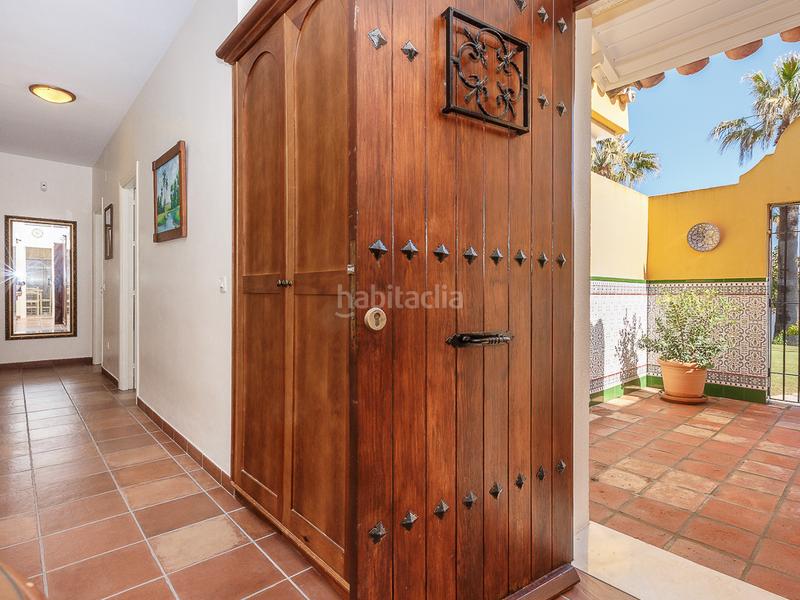 Foto 876bd1d1-4f37-4875-b63c-d858e7c53f0d. Casa magnífica y cómoda villa de 3 habitaciones y de una planta costa con piscina privada en Sotogrande
