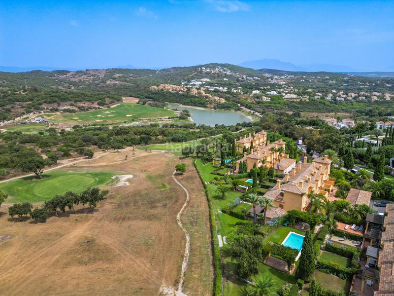 Foto 57936e75-6efb-48ca-a211-6125687d9ccc. Casa adosada  en 1 línea de golf en Sotogrande alto Sotogrande