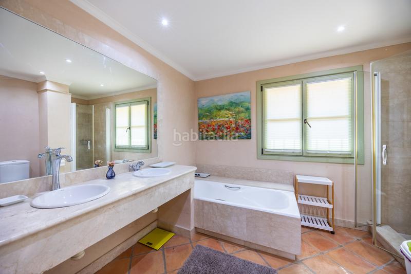 Foto af4a7c1c-1a2f-417d-ba09-2a7995df7109. Casa adosada  en 1 línea de golf en Sotogrande alto Sotogrande