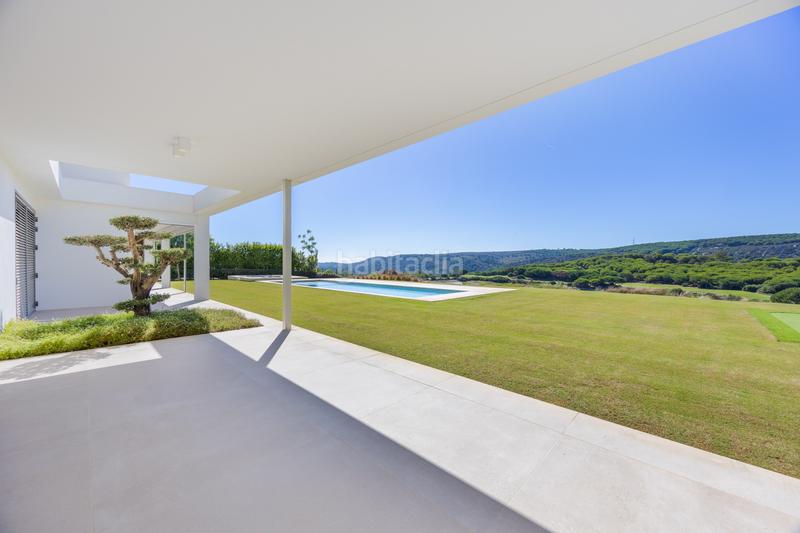Foto 5b8e8891-738c-4f56-94e2-9881047d7e7c. Casa amb aparcament piscina a Sotogrande alto Sotogrande