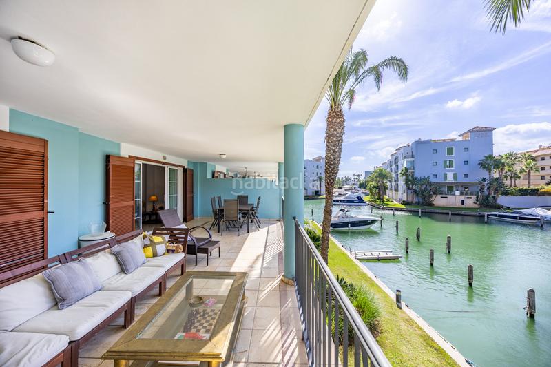 Foto aae12116-f037-4637-95d5-276a4c373961. Appartement mit pool in puerto de Sotogrande-la marina Sotogrande