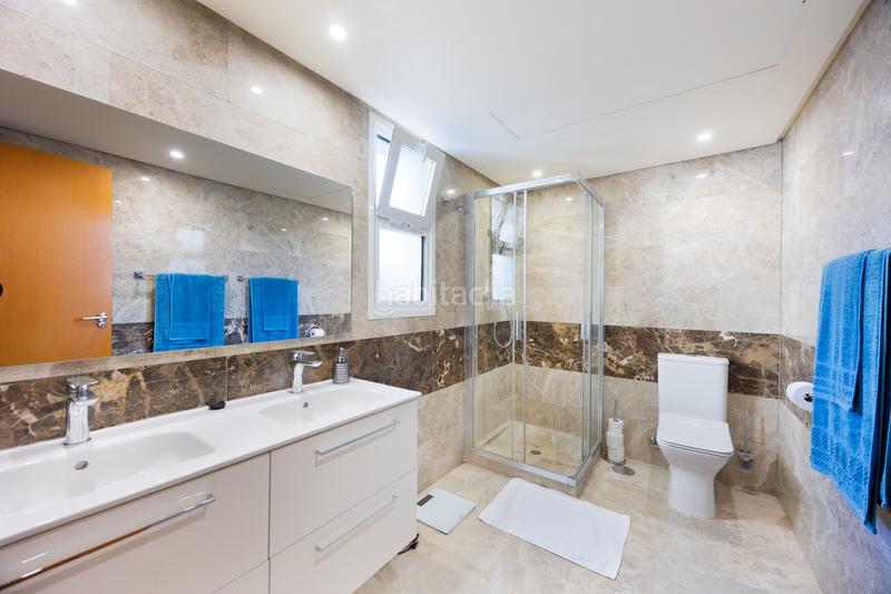 Foto a50f5623-481b-41df-a385-02edfa21994c. Casa adossada amb piscina a Chullera Manilva