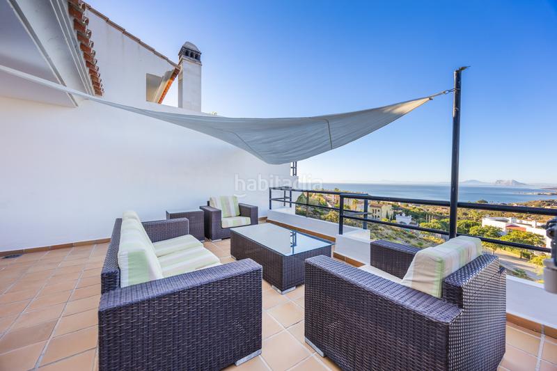 Foto c10dc9a8-0abc-4a84-aaa6-cecb774e2e2e. Casa adossada amb piscina a Chullera Manilva