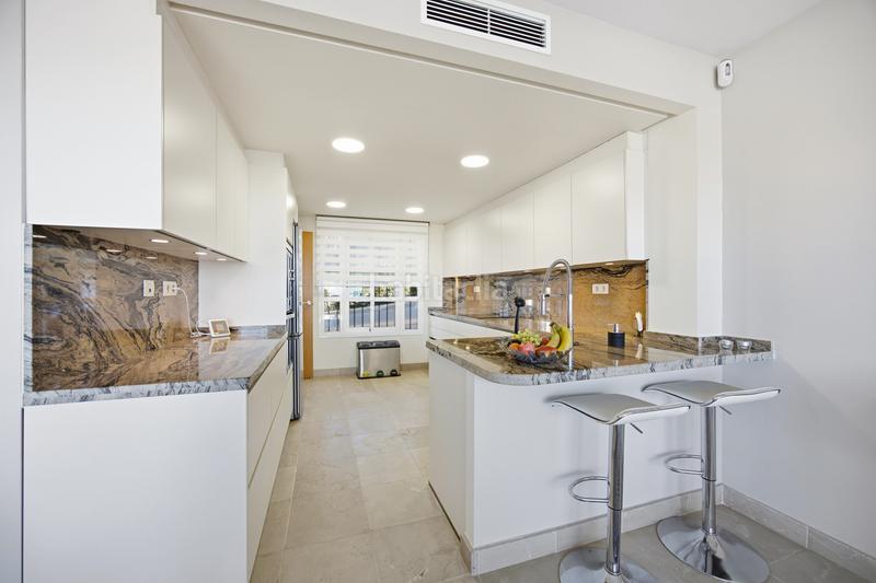 Foto ce203174-2046-42f6-b2ba-dc5b68fcc537. Casa adossada amb piscina a Chullera Manilva