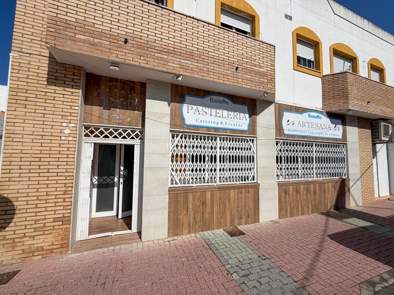 Foto 3a008e7e-16ad-4f37-9756-f3d638114d3b. Local comercial a Barrios (Los)