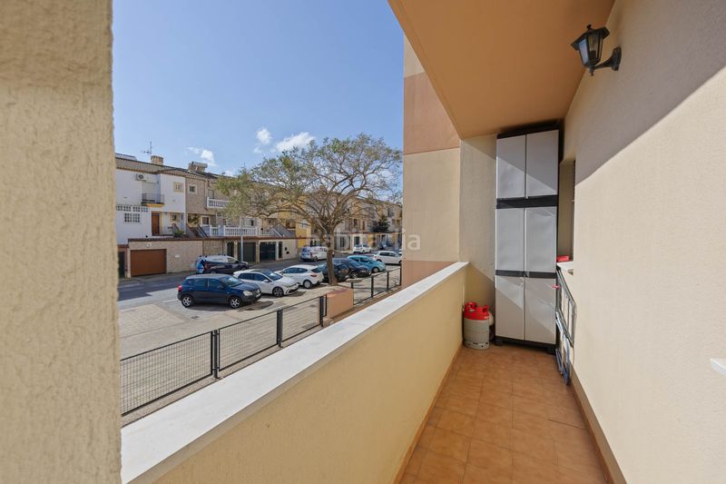 Foto 4127790c-d4e8-46f0-8393-f9d85a1b58e2. Apartament amb calefacció aparcament piscina a San Bernabé Algeciras