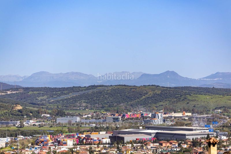 Foto 4f846545-0097-48db-bb71-dd7905b4dcd2. Apartament amb calefacció aparcament piscina a San Bernabé Algeciras