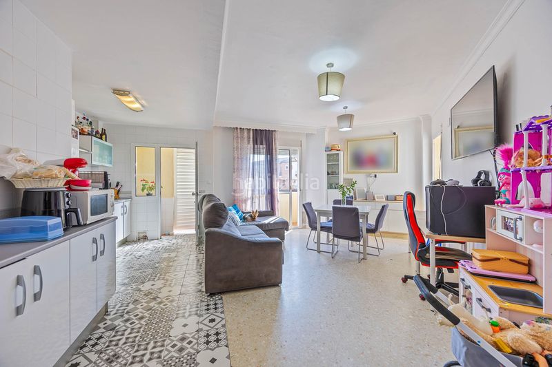 Foto 5acc0f1d-ba09-4ec4-9377-faf95fa5da86. Apartament amb calefacció aparcament piscina a San Bernabé Algeciras