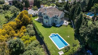 Haus in Sotogrande Costa. Villa en sotogrande costa con 6 amplias habitaciones y amplio ja