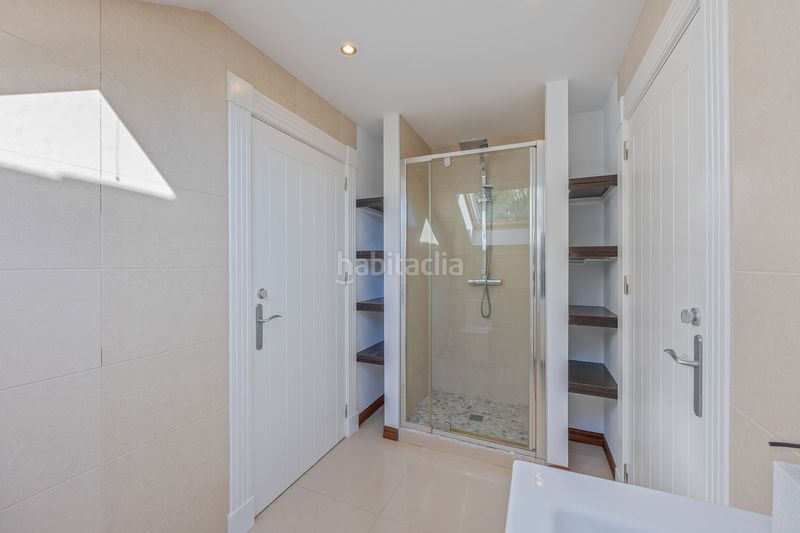 Foto 1cae7d9e-8164-44f8-8140-67aba603f1eb. Casa amb aparcament piscina a Sotogrande costa Sotogrande