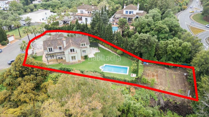 Foto 2b60da80-9fe5-42fb-bf69-52126577077c. Casa amb aparcament piscina a Sotogrande costa Sotogrande