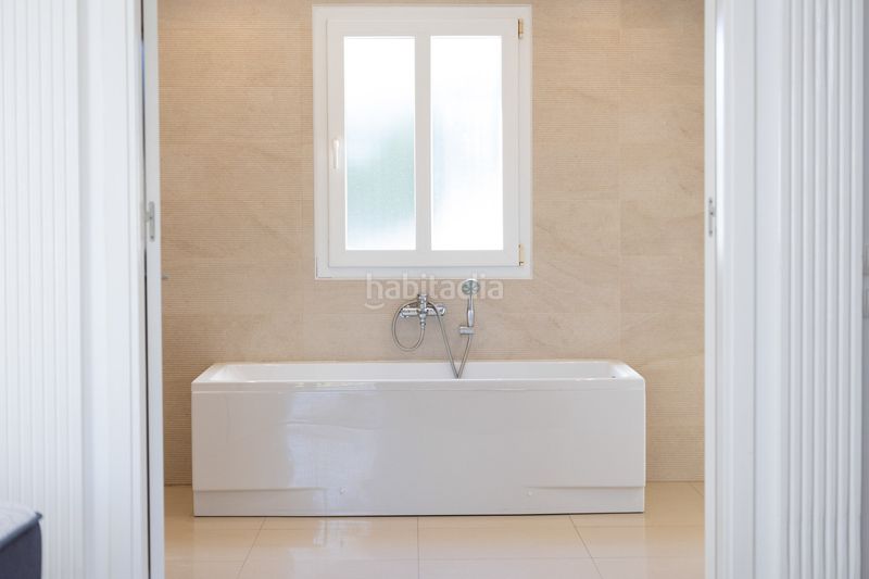 Foto e0e12d43-22f2-429c-b8b1-3b004f2223e3. Casa amb aparcament piscina a Sotogrande costa Sotogrande