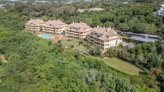 Apartment in Sotogrande Alto. Espacioso apartamento de 3 dormitorios en sotogrande alto junto