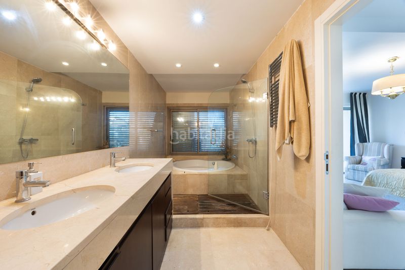 Foto b799b90f-58e9-46ec-adc7-28981895c72a. Planta baixa amb calefacció aparcament piscina a Sotogrande