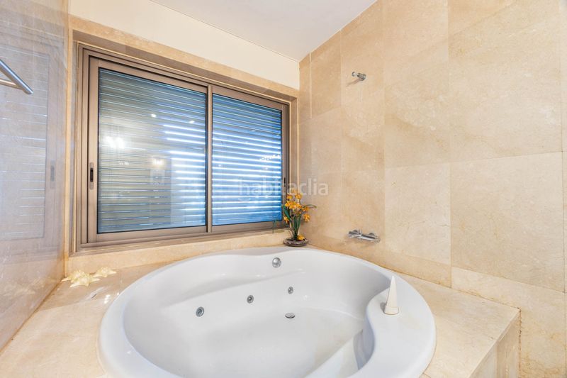 Foto c1f1b7b1-f524-4748-ba2c-00edba9ba564. Planta baixa amb calefacció aparcament piscina a Sotogrande