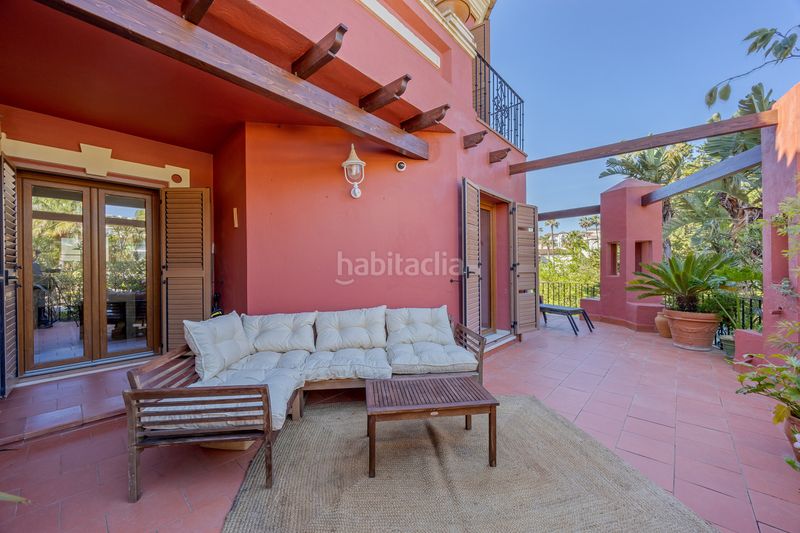 Foto 1f3db594-71bc-4160-964c-f591e68fd5b2. Casa aparellada amb aparcament piscina a La Alcaidesa