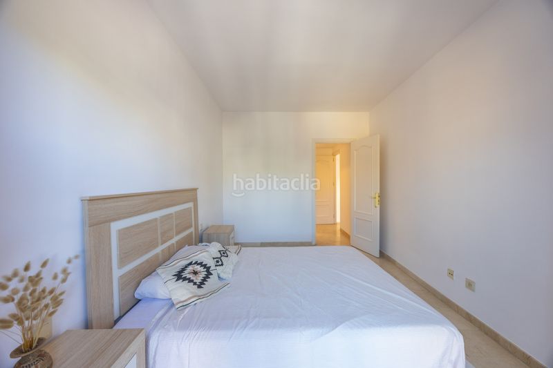 Foto efa64ec7-1acb-46c4-becf-d848a6fe4d3c. Casa aparellada amb aparcament piscina a La Alcaidesa