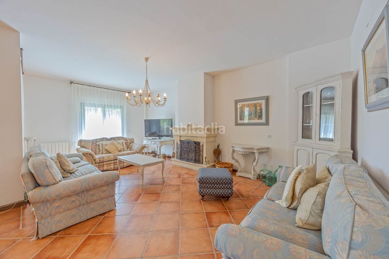 Foto 0bb2dc41-5b0e-438c-a37d-440881c5fe18. Casa aparellada amb aparcament piscina a Sotogrande costa Sotogrande