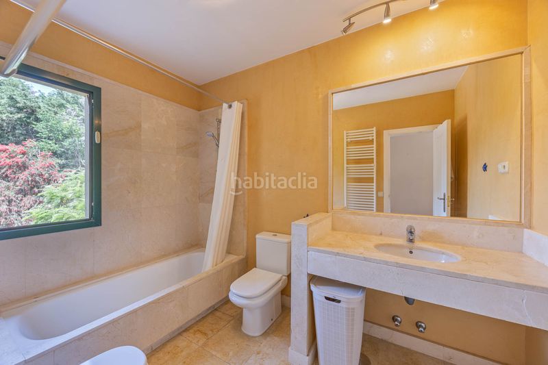 Foto 2d590e90-9eda-4198-9116-ec62893666eb. Casa aparellada amb aparcament piscina a Sotogrande costa Sotogrande