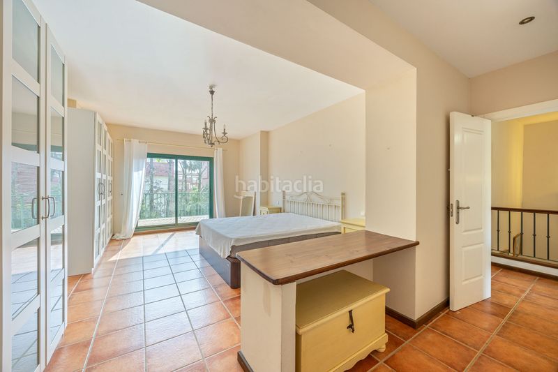Foto d58af7df-62ec-4a4a-a0b8-a01d59e4ce8e. Casa aparellada amb aparcament piscina a Sotogrande costa Sotogrande