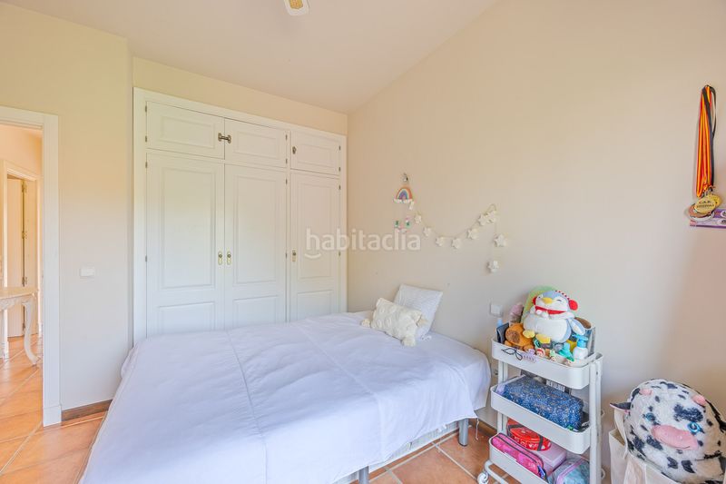 Foto d5febf8e-5812-4ffc-ba63-dc14781a0800. Casa aparellada amb aparcament piscina a Sotogrande costa Sotogrande