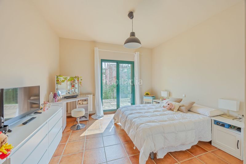 Foto ec5ce00c-2df9-4d55-a281-993afe7fe6f1. Casa aparellada amb aparcament piscina a Sotogrande costa Sotogrande