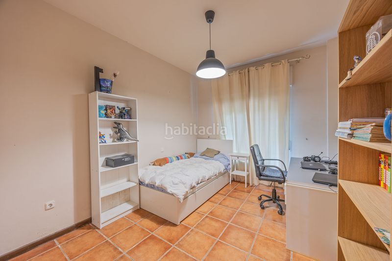 Foto f503853c-e8e3-47cf-ad9d-95bb620ea10d. Casa aparellada amb aparcament piscina a Sotogrande costa Sotogrande