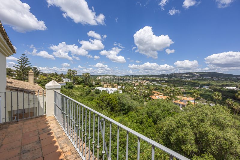 Foto 16e59b8f-f7b2-43ac-ab3a-13e337409d78. Casa amb aparcament piscina a Sotogrande alto Sotogrande