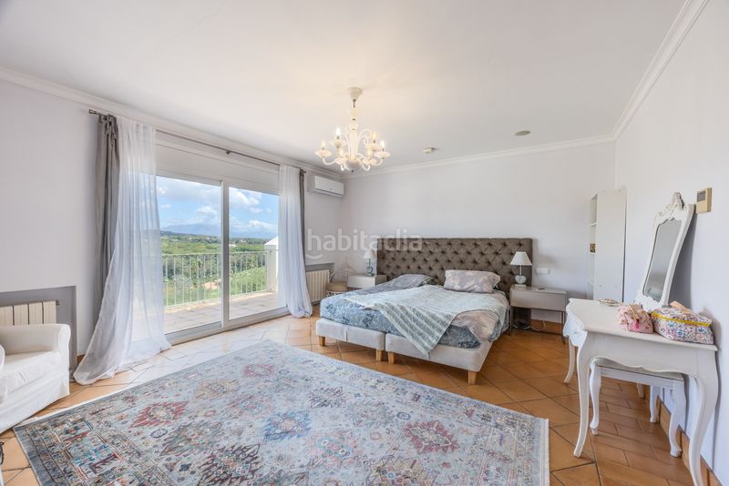 Foto 41679327-901f-4da1-bd47-5ce4991e8731. Casa amb aparcament piscina a Sotogrande alto Sotogrande