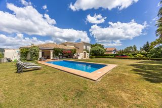 House in Sotogrande Alto. Villa de estilo andaluz con vistas panorámicas