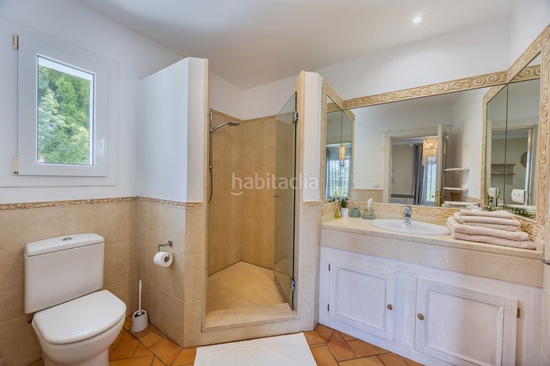 Foto 51fcd21a-6c38-4c34-8e53-2b1e858fb24e. Casa amb aparcament piscina a Sotogrande alto Sotogrande