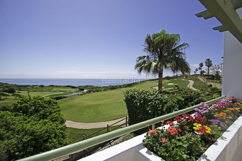 Foto a8c4a4dc-a1e1-498b-b402-213c8887b911. Apartament amb calefacció aparcament piscina a La Alcaidesa