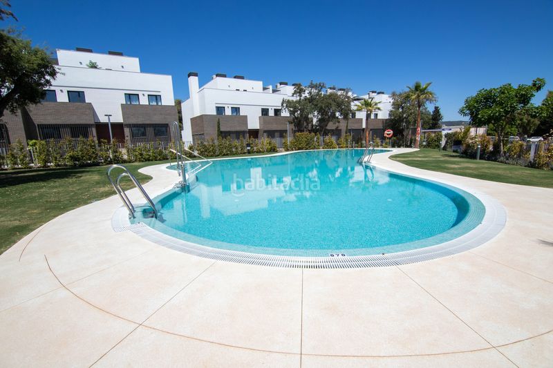 Foto 3ec5aede-fa26-4306-bff4-ec74d9302360. Casa adossada amb calefacció aparcament piscina a Sotogrande
