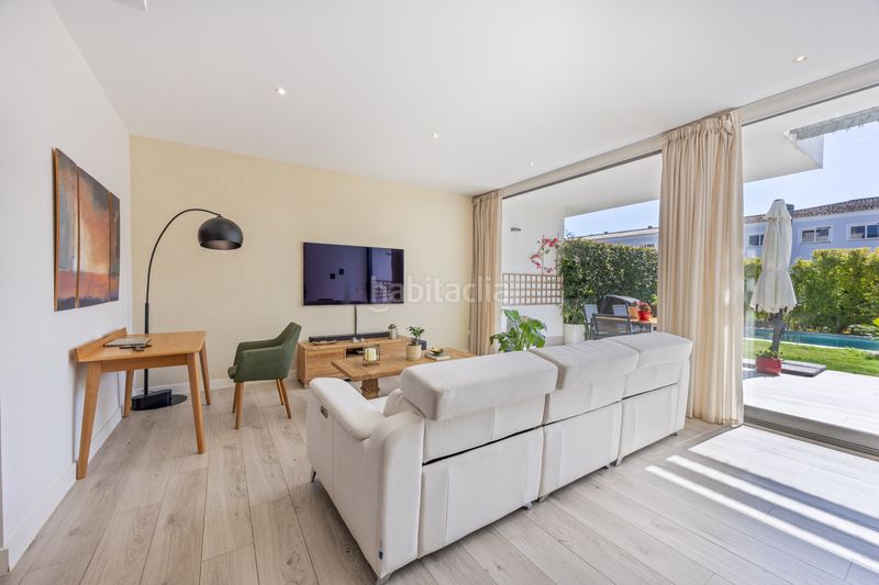 Foto b3f87dab-673c-459f-bc76-2c96fa8b0f37. Casa adossada amb calefacció aparcament piscina a Sotogrande