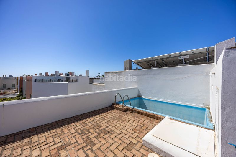 Foto 1102a128-7b92-44d2-bca6-f6a797ac5942. Casa aparellada amb piscina a Sotogrande costa Sotogrande
