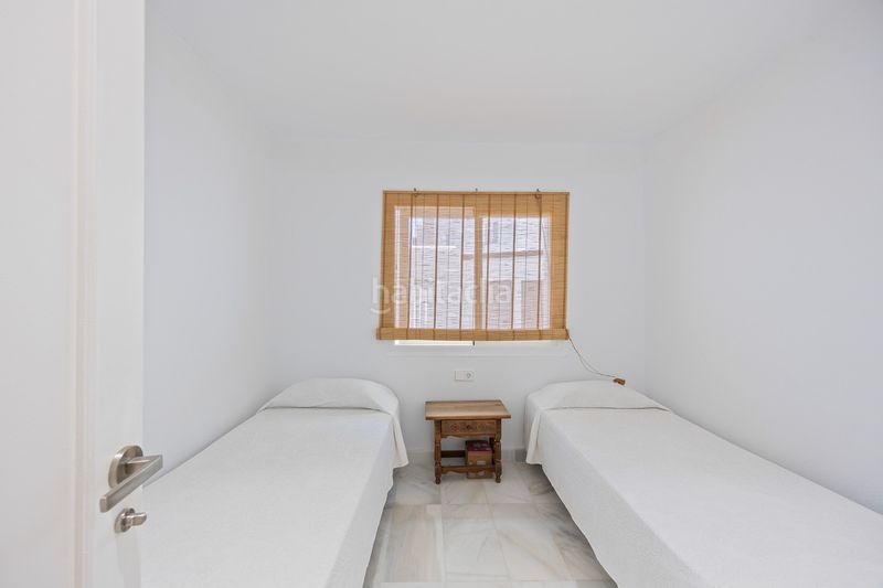 Foto 1fb03d90-45c8-45e0-ab9f-7e69c4d2e107. Casa aparellada amb piscina a Sotogrande costa Sotogrande