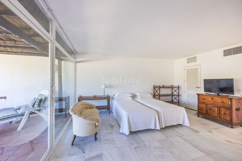 Foto 66263244-9371-4cc9-b33a-fa790c5c4fce. Casa aparellada amb piscina a Sotogrande costa Sotogrande