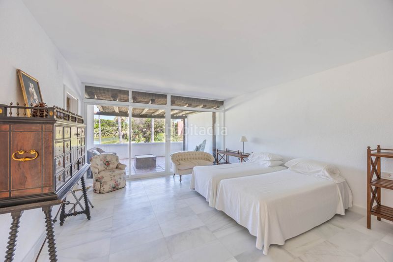 Foto 69ead5fe-f1b4-4d9b-8e3b-9742aab3080b. Casa aparellada amb piscina a Sotogrande costa Sotogrande