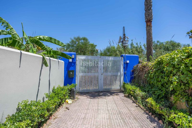 Foto be04b5d0-9723-4f43-98b6-0652f4877316. Casa aparellada amb piscina a Sotogrande costa Sotogrande