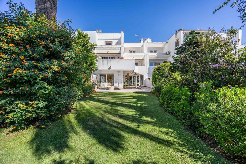 Foto deb8790e-45e0-4145-a990-4f6009791db2. Planta baixa amb aparcament piscina a Sotogrande costa Sotogrande