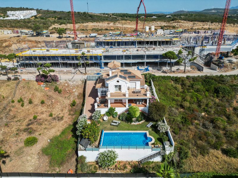 Foto bd1b7bf4-c6fe-4a20-a93c-7982640aeb05. Casa amb aparcament piscina a Chullera Manilva