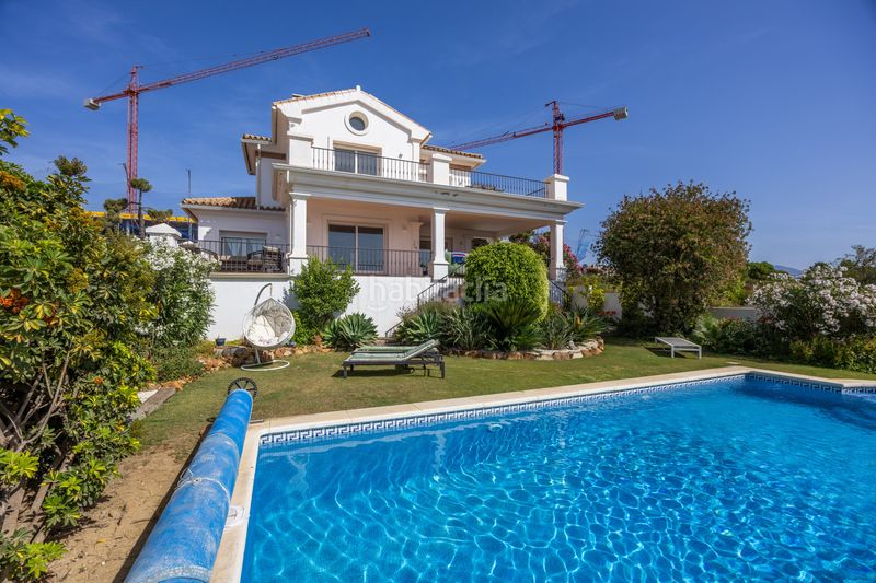Foto f0bb9057-5299-423f-9b7e-eaa34073a5c0. Casa amb aparcament piscina a Chullera Manilva